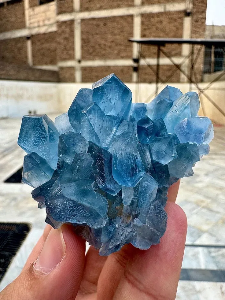 The Main Color Varieties of Kyanite and Their Symbolism