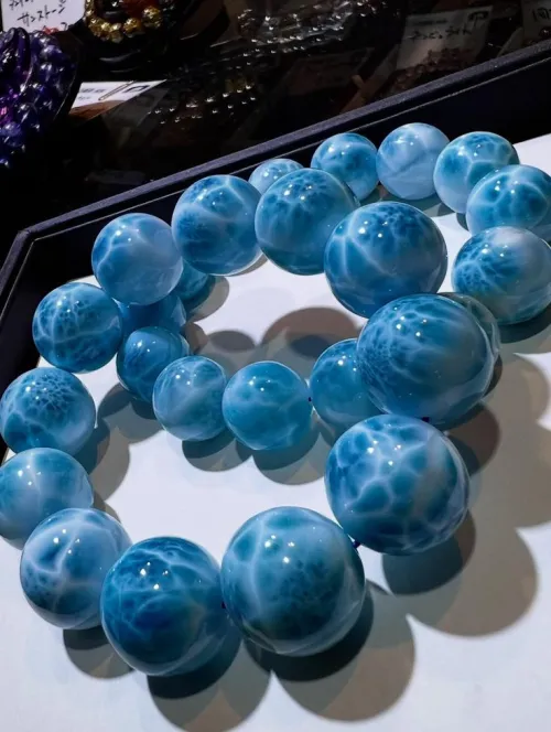 Faceted kyanite gemstone jewelry displaying blue-green trichroism