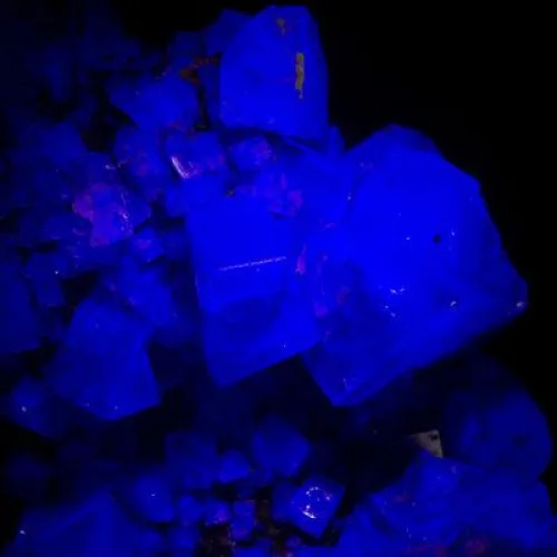 Which kyanite colors are best for Christmas decor