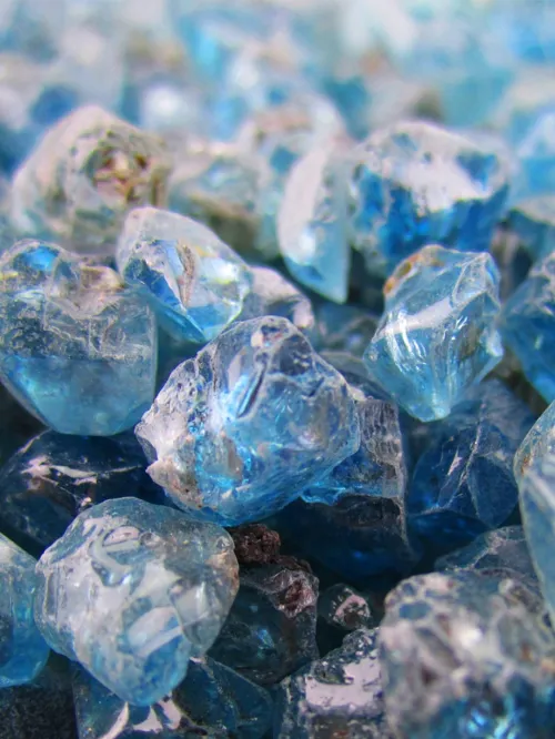 Affirmations to use with kyanite for autumn grounding